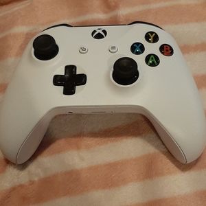 A xbox one s controler